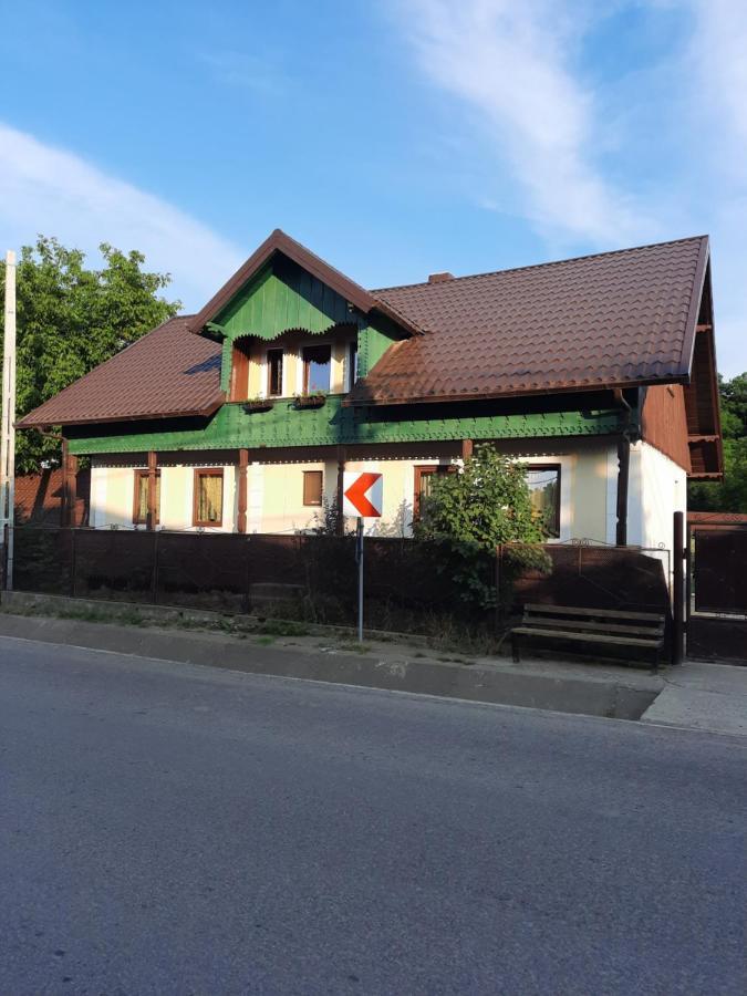 Villa Casa Bunicilor Ciprian Porumbescu Esterno foto