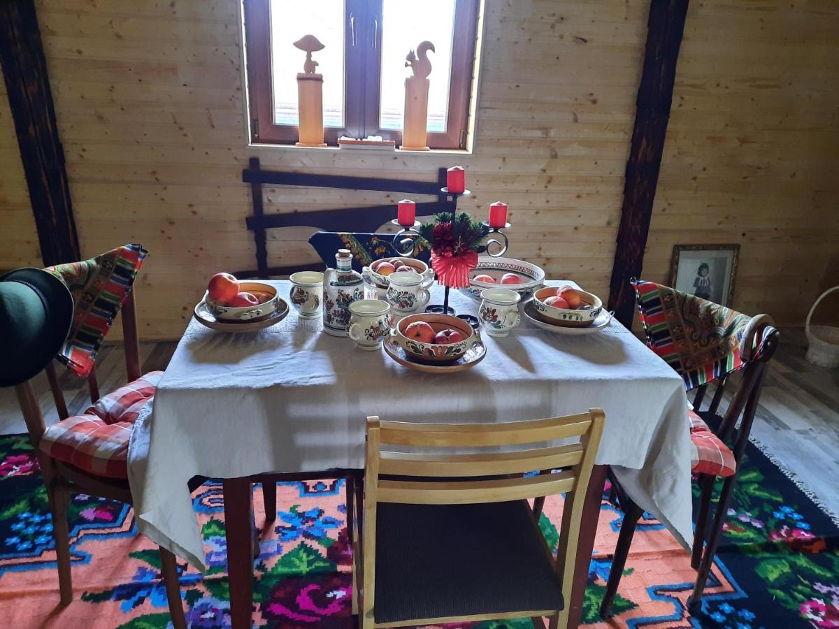 Villa Casa Bunicilor Ciprian Porumbescu Esterno foto