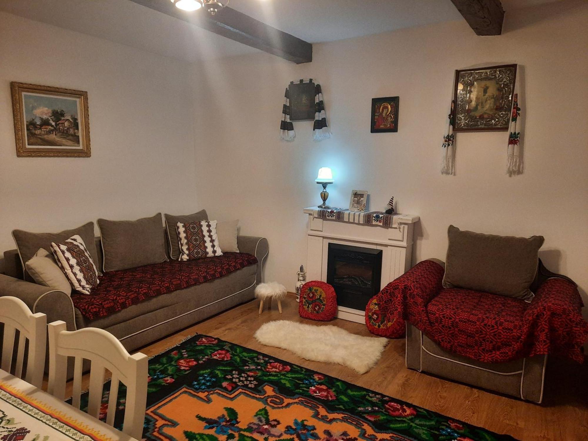 Villa Casa Bunicilor Ciprian Porumbescu Esterno foto